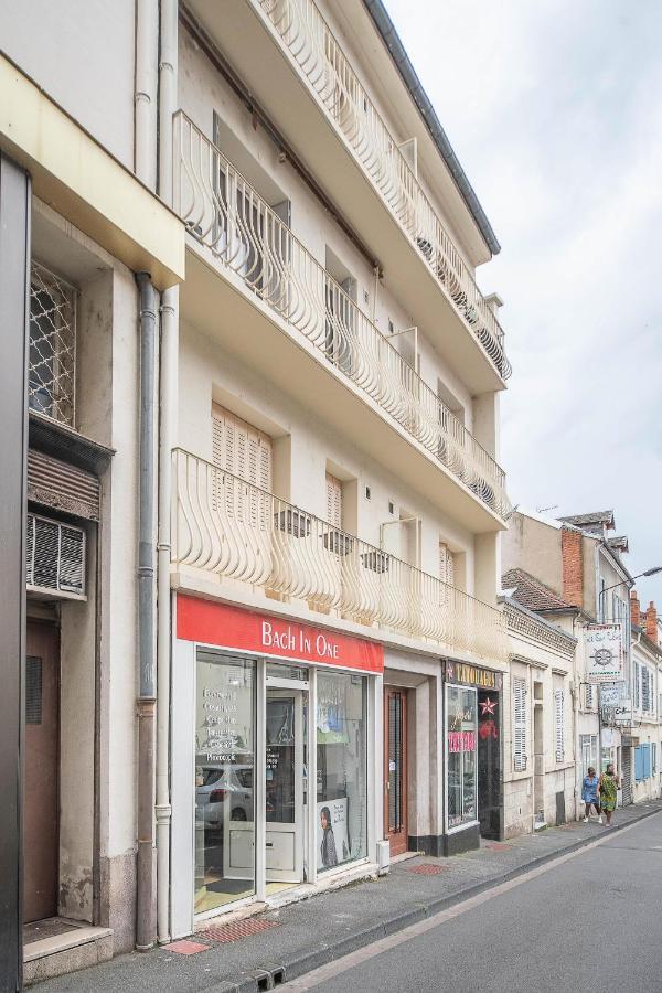 Le Dejoux - Appartement Avec Terrasse En Centre Ville Vichy Bagian luar foto